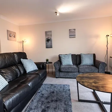 October Disc - Long - Contractors - Frances Mews Appartement *