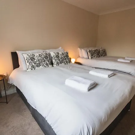 October Disc - Long - Contractors - Frances Mews Appartement