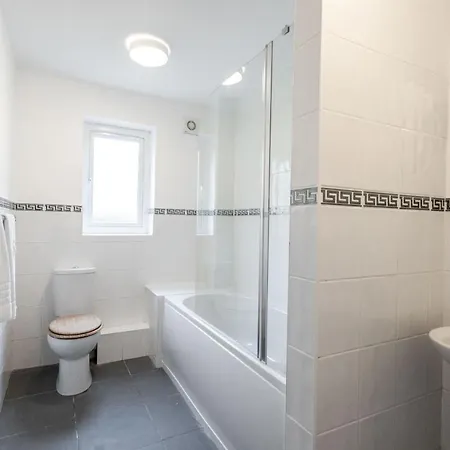 October Disc - Long - Contractors - Frances Mews Appartement Bristol