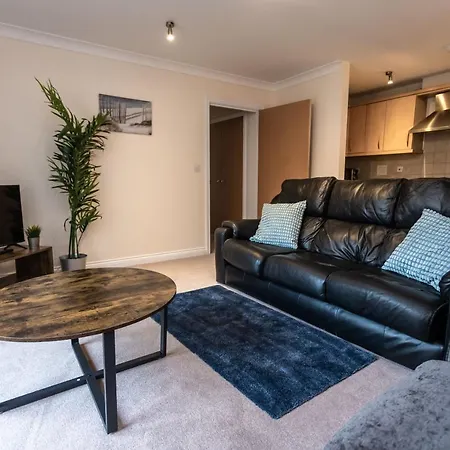 October Disc - Long - Contractors - Frances Mews Appartement