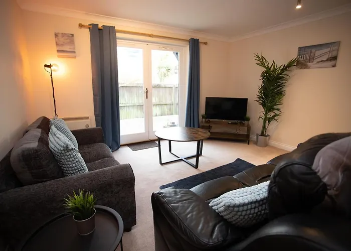 October Disc - Long - Contractors - Frances Mews