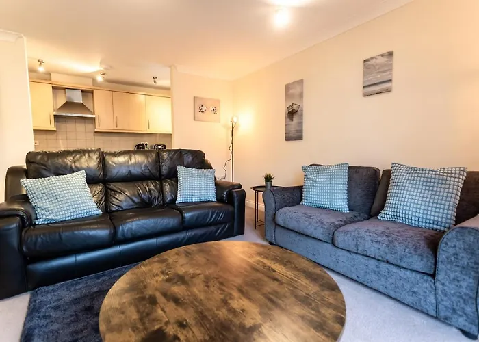 October Disc - Long - Contractors - Frances Mews