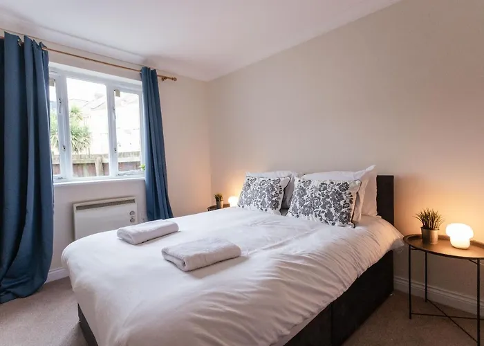 October Disc - Long - Contractors - Frances Mews * Bristol