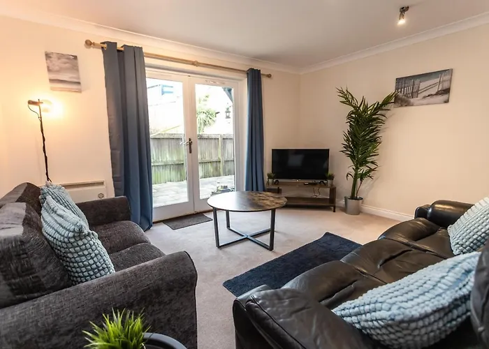 October Disc - Long - Contractors - Frances Mews Apartment *