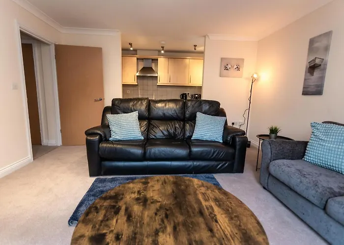 October Disc - Long - Contractors - Frances Mews Apartment Bristol