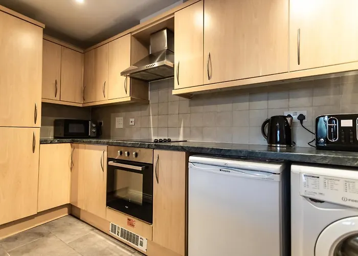 October Disc - Long - Contractors - Frances Mews