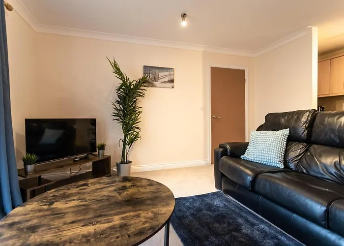 October Disc - Long - Contractors - Frances Mews