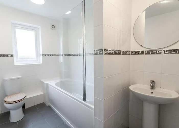 October Disc - Long - Contractors - Frances Mews Apartment