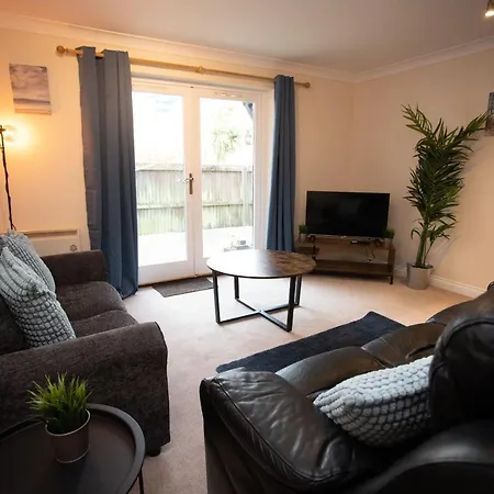 October Disc - Long - Contractors - Frances Mews